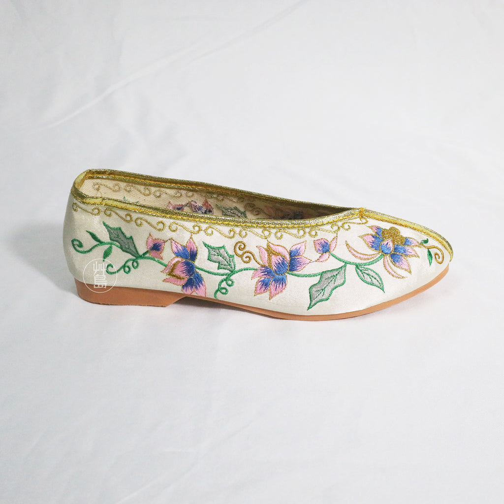 White Lotus Embroidered shoes