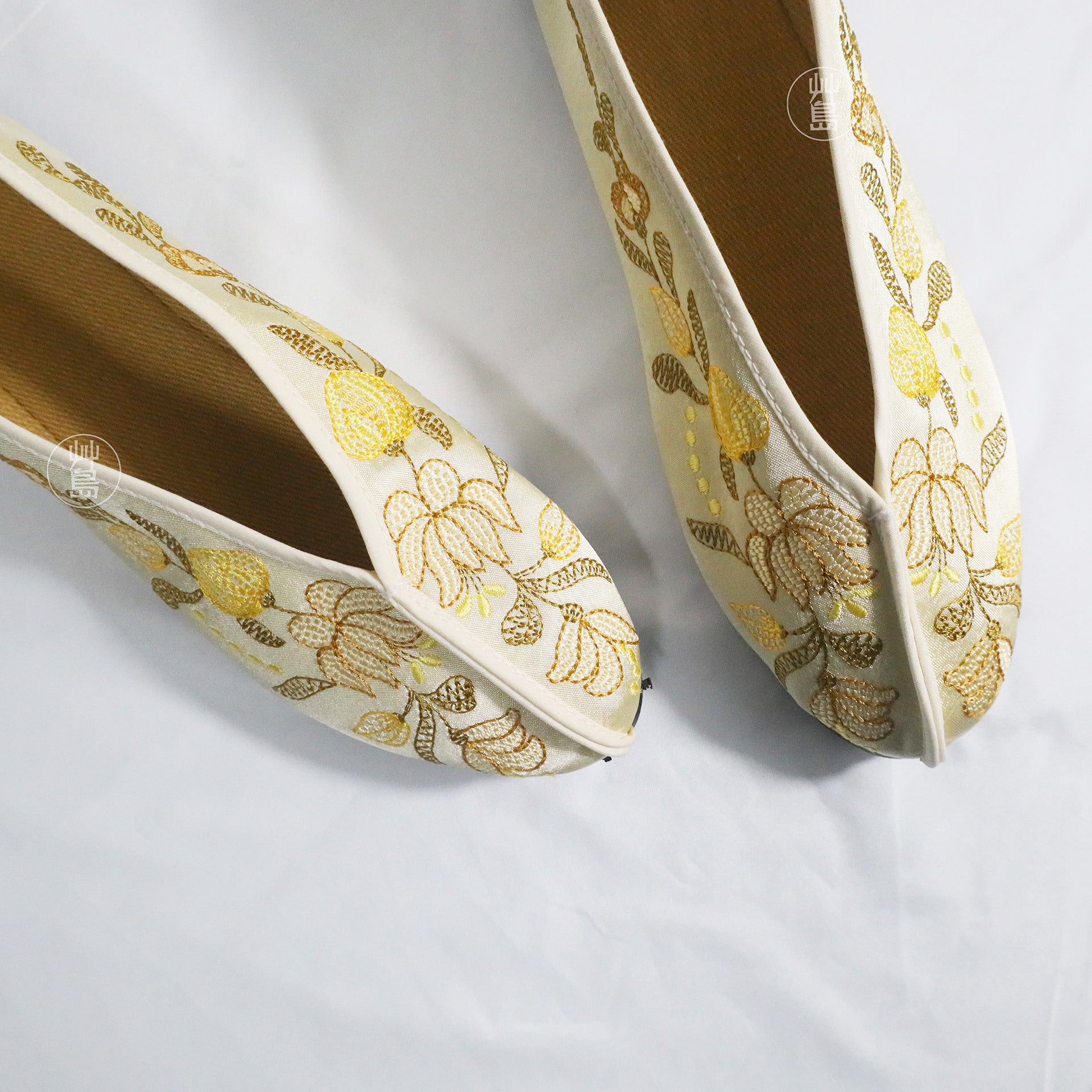 Beige Blossom Embroidered shoes