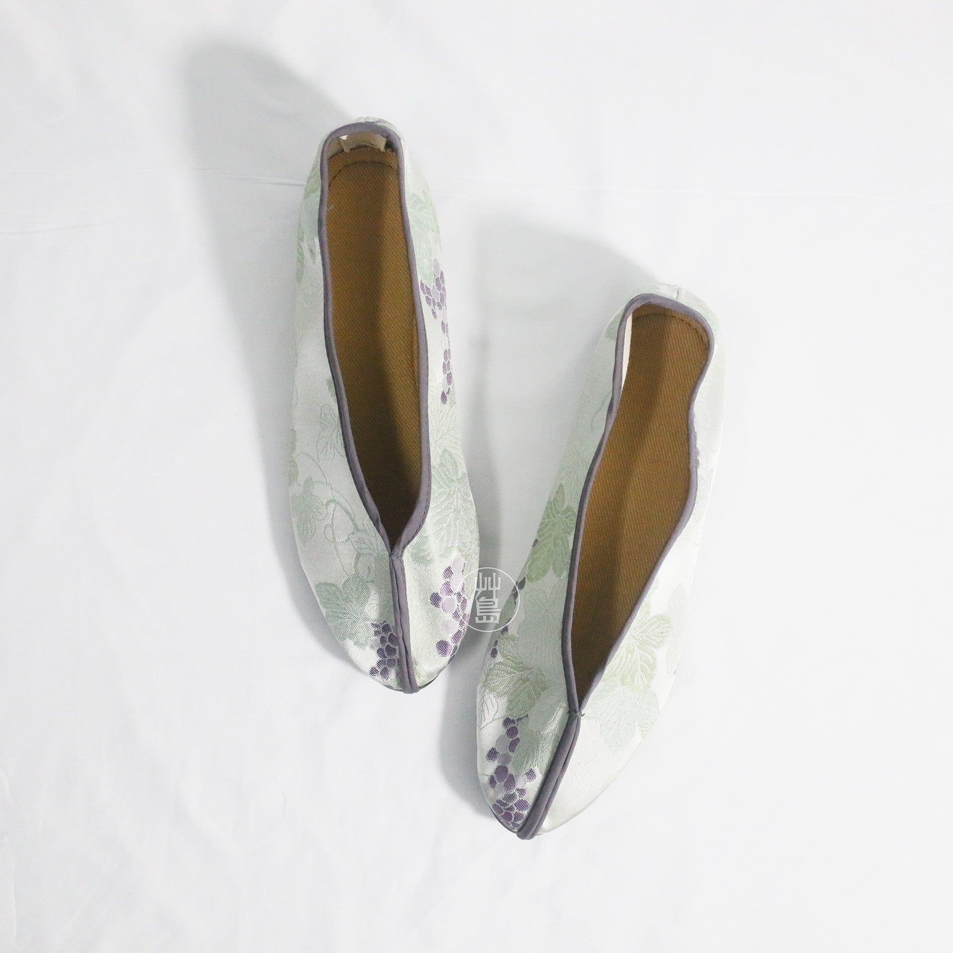 Green Grape Mist Embroidered shoes