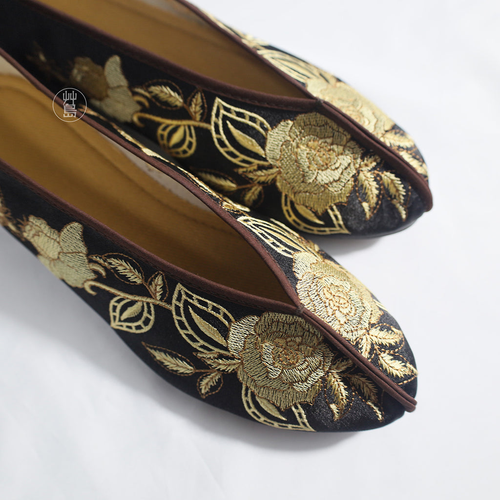 Sumi Blossom Embroidered shoes