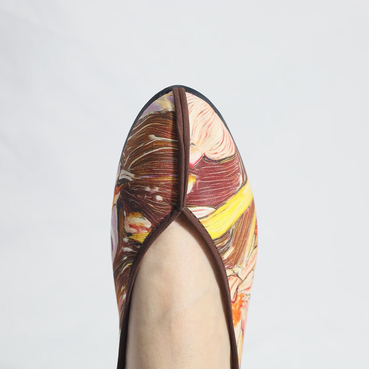 Hana Lumière Embroidered shoes