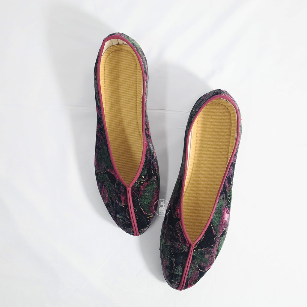 Oriental Beauty Embroidered shoes