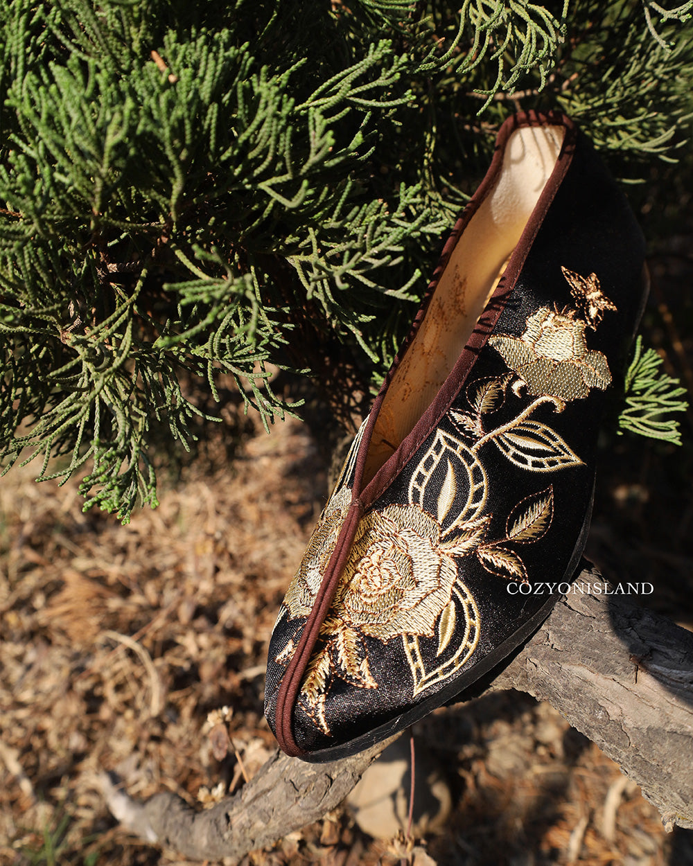 Sumi Blossom Embroidered shoes