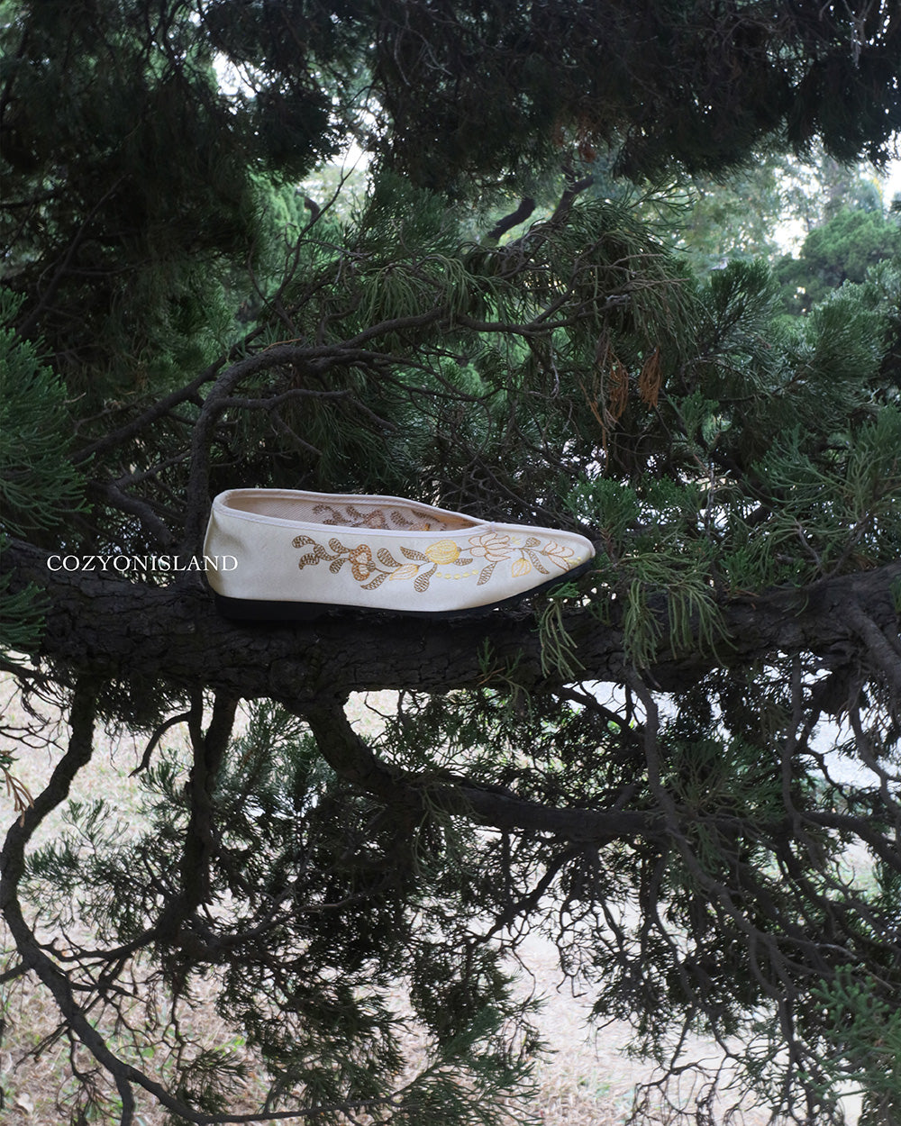 Beige Blossom Embroidered shoes